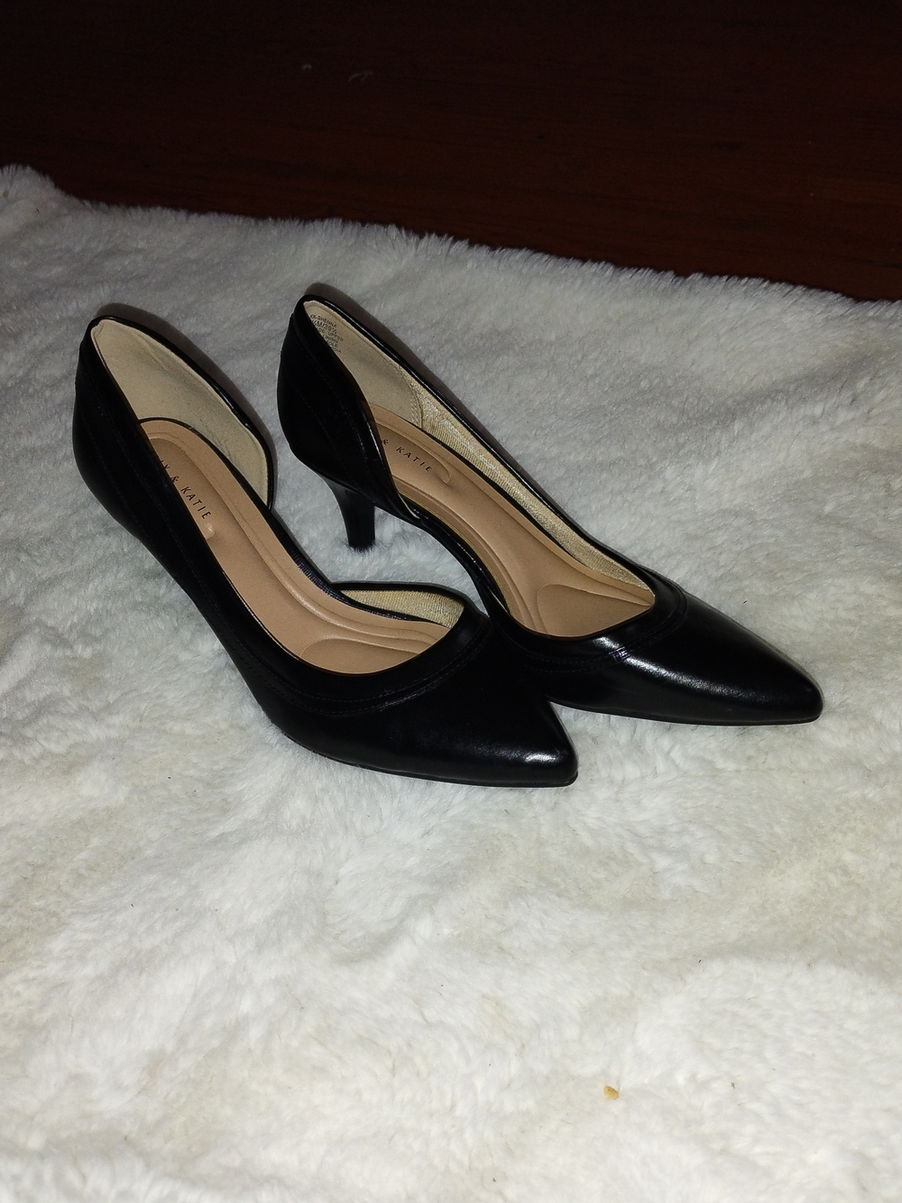Kelly & Katie Black Pointed-Toe Kitten Heels